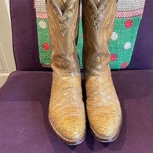 Tony Lama size 9.5 exotic skin cowboy boots